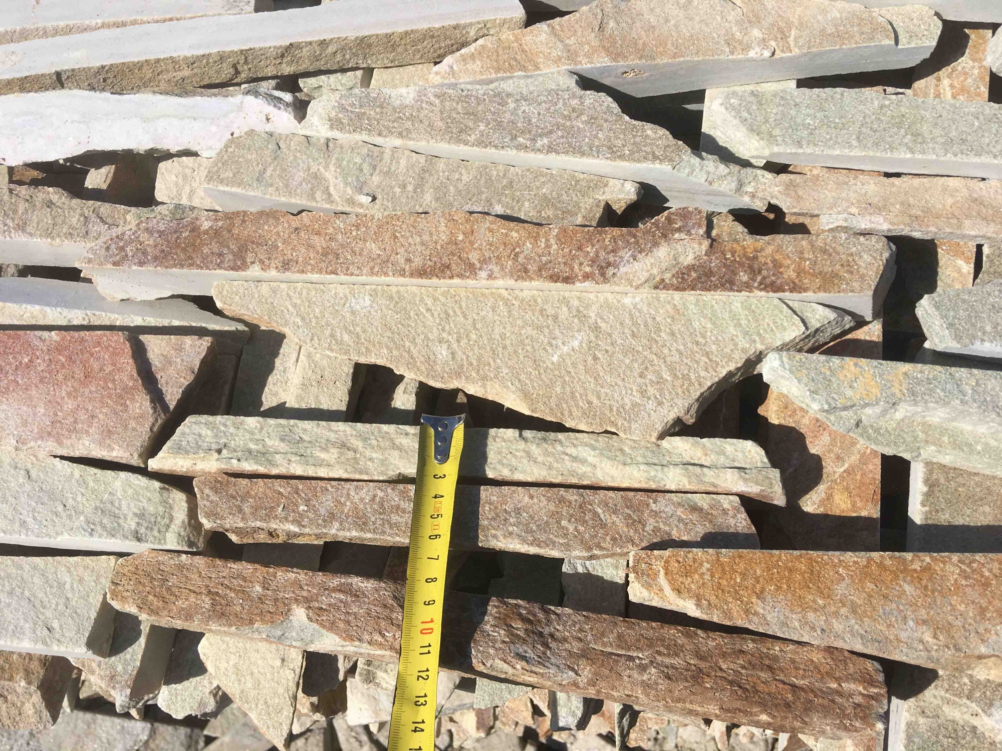 Горбушка златолит золотистый для облицовки купить в Краснозаводске