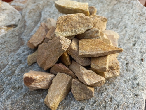 Златолит жёлтый декоративная каменная крошка купить в Краснозаводске