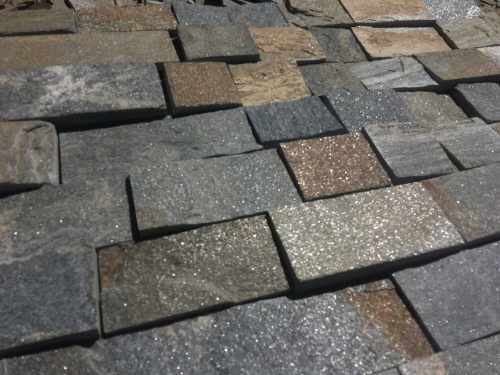 Плитка пилёная златолит Уральский для цоколя, отмостки купить в Краснозаводске