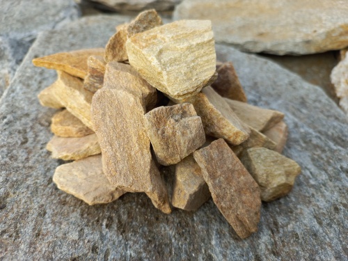 Златолит жёлтый декоративная каменная крошка купить в Краснозаводске