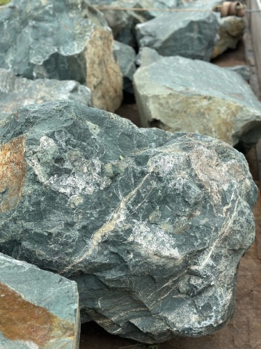 Камни для ландшафтного дизайна зелёные 10-60 килограмм купить в Краснозаводске